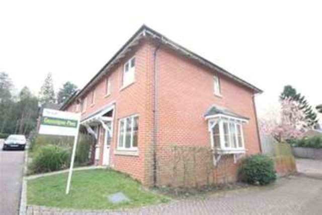  Image of 3 bedroom Semi-Detached house to rent in Wey Gardens Haslemere GU27 at Haslemere, GU27 3SX