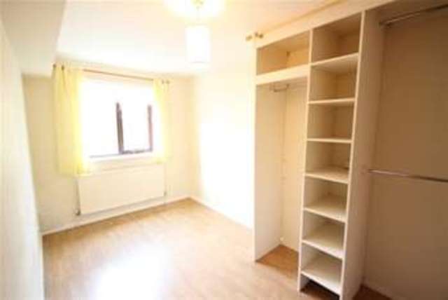  Image of 2 bedroom Flat to rent in Rex Court Haslemere GU27 at Haslemere, GU27 1LJ