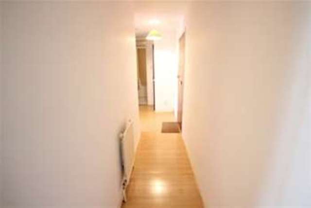  Image of 2 bedroom Flat to rent in Rex Court Haslemere GU27 at Haslemere, GU27 1LJ