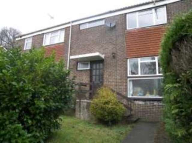  Image of 3 bedroom Detached house for sale in Lower Hanger Haslemere GU27 at Haslemere Surrey Hammer, GU27 1LU