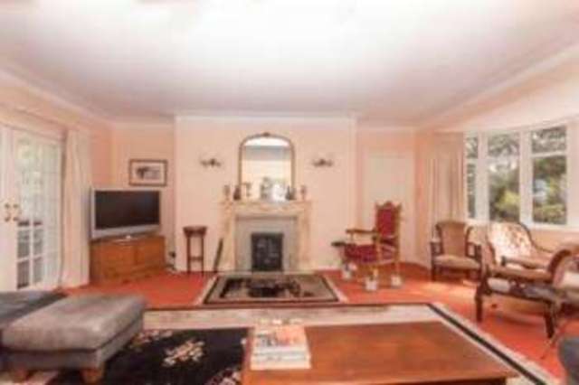  Image of 4 bedroom Bungalow for sale in Hastings Road Battle TN33 at Battle East Sussex Telham, TN33 0TW
