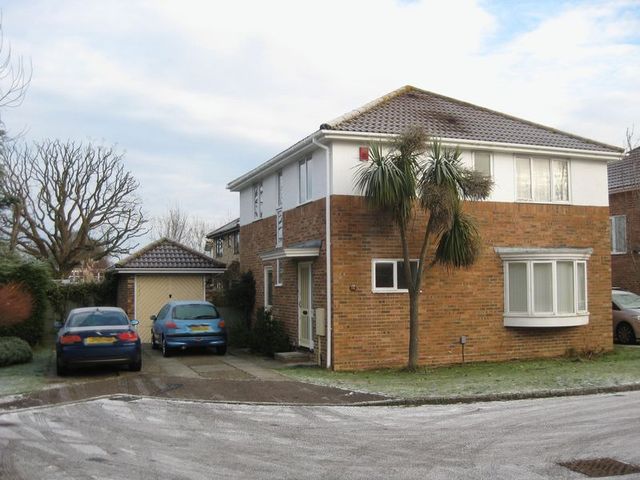  Image of 4 bedroom Detached house for sale in Haversham Close Crawley RH10 at Haversham Close Three Bridges CRAWLEY, RH10 1LB