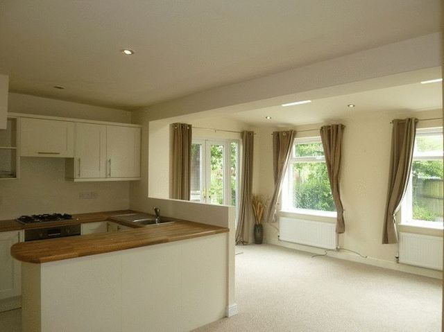  Image of 3 bedroom Semi-Detached house to rent in Heathmoor Avenue Lowton Warrington WA3 at Heathmoor Avenue Lowton Lowton, WA3 1HP