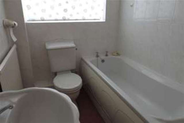  Image of 4 bedroom Detached house to rent in Heronslade Warminster BA12 at Warminster, BA12 9HR