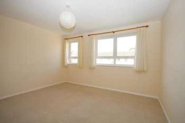  Image of 2 bedroom Flat to rent in Meadow Road Henley-on-Thames RG9 at Meadow Road  Henley On Thames, RG9 1BD