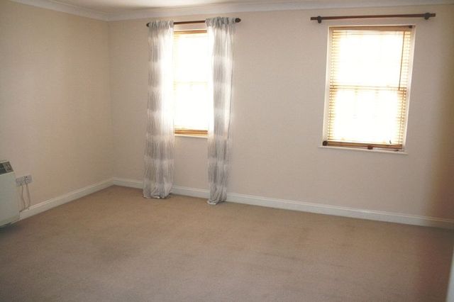  Image of 2 bedroom Flat to rent in High Street Harrold Bedford MK43 at High Street  Harrold, MK43 7DA