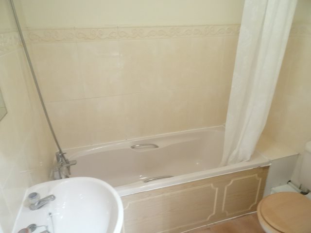 Image of 2 bedroom Flat to rent in High Street Pershore WR10 at Pershore Worcestershire Pershore, WR10 1DU