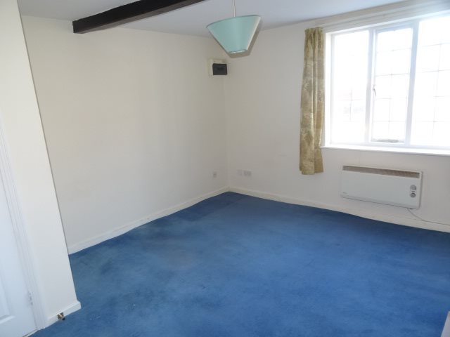  Image of 2 bedroom Flat to rent in High Street Pershore WR10 at Pershore Worcestershire Pershore, WR10 1DU