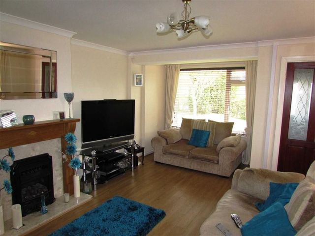  Image of 3 bedroom Property for sale in High Street Westoning Bedford MK45 at High Street Westoning Westoning, MK45 5JQ