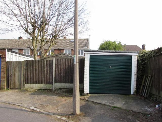  Image of 3 bedroom Property for sale in High Street Westoning Bedford MK45 at High Street Westoning Westoning, MK45 5JQ