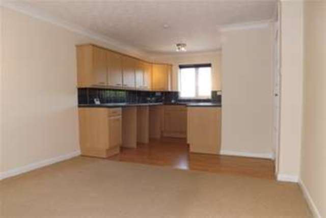  Image of 1 bedroom Flat to rent in Highfield Close Plymouth PL3 at Plymouth, PL3 6HW