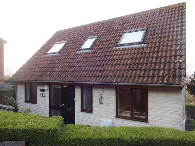  Image of 2 bedroom Detached house for sale in Hill Head Close Glastonbury BA6 at Hill Head Close  Glastonbury, BA6 8AL