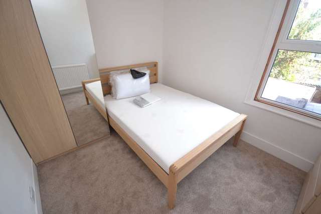  Image of 1 bedroom House Share to rent in Hill Street Reading RG1 at Hill Street  Reading, RG1 2NU