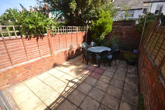  Image of 1 bedroom House Share to rent in Hill Street Reading RG1 at Hill Street  Reading, RG1 2NU