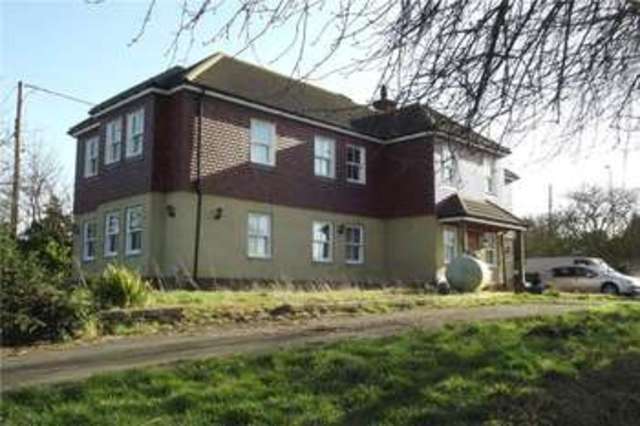  Image of 5 bedroom Detached house for sale in Harlington Road Toddington Dunstable LU5 at Toddington Dunstable Toddington, LU5 6HA