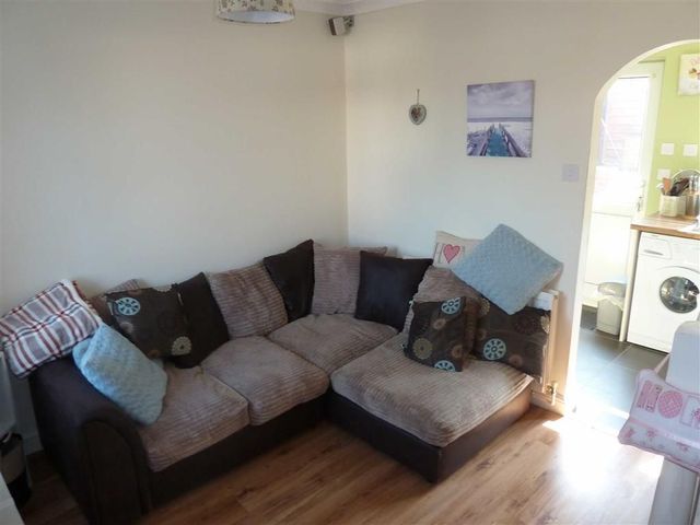  Image of 1 bedroom Property to rent in Hillside Park Westbury BA13 at Hillside Park Westbury Westbury, BA13 3QU