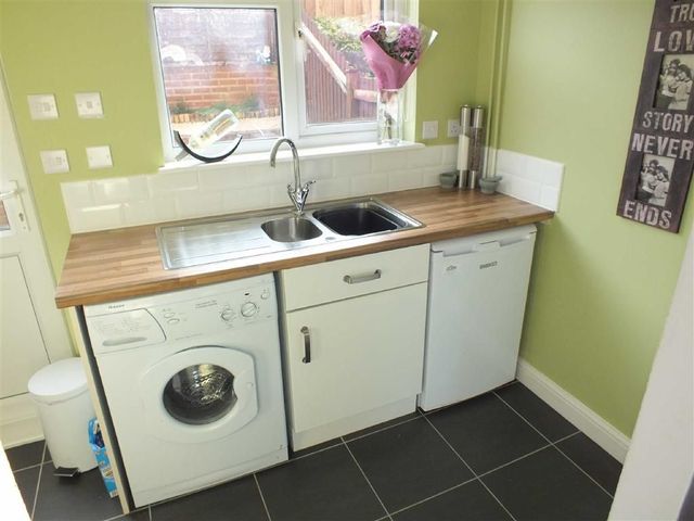  Image of 1 bedroom Property to rent in Hillside Park Westbury BA13 at Hillside Park Westbury Westbury, BA13 3QU