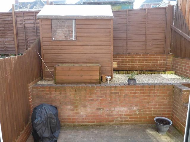  Image of 1 bedroom Property to rent in Hillside Park Westbury BA13 at Hillside Park Westbury Westbury, BA13 3QU