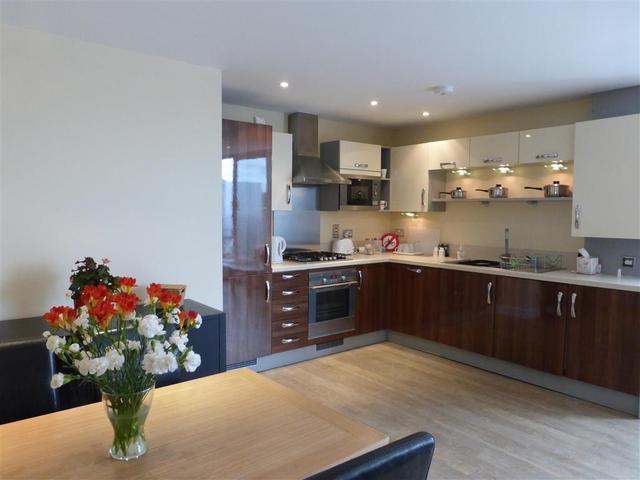 Image of 2 bedroom Property to rent in Homefield Place Croydon CR0 at Homefield Place Croydon Surrey, CR0 5PN