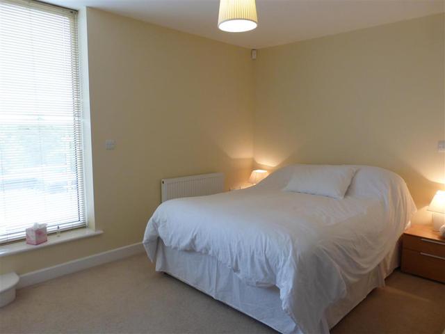  Image of 2 bedroom Property to rent in Homefield Place Croydon CR0 at Homefield Place Croydon Surrey, CR0 5PN