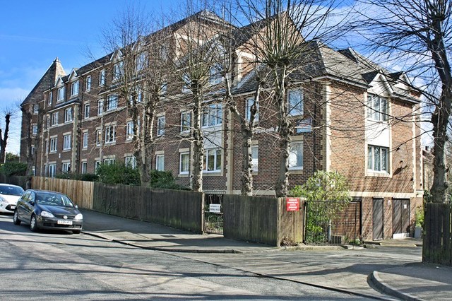  Image of 2 bedroom Retirement Property for sale in Jews Walk London SE26 at Jews Walk  Sydenham, SE26 4NN