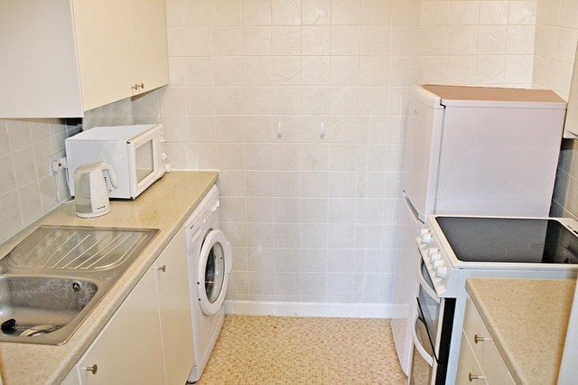  Image of 2 bedroom Retirement Property for sale in Jews Walk London SE26 at Jews Walk  Sydenham, SE26 4NN