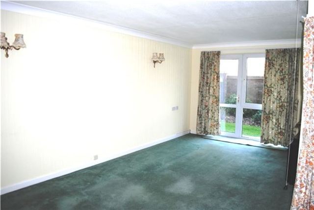  Image of 2 bedroom Flat for sale in De La Warr Parade Bexhill-on-Sea TN40 at De La Warr Parade  East Sussex, TN40 1PL