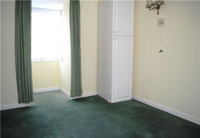  Image of 2 bedroom Flat for sale in De La Warr Parade Bexhill-on-Sea TN40 at De La Warr Parade  East Sussex, TN40 1PL