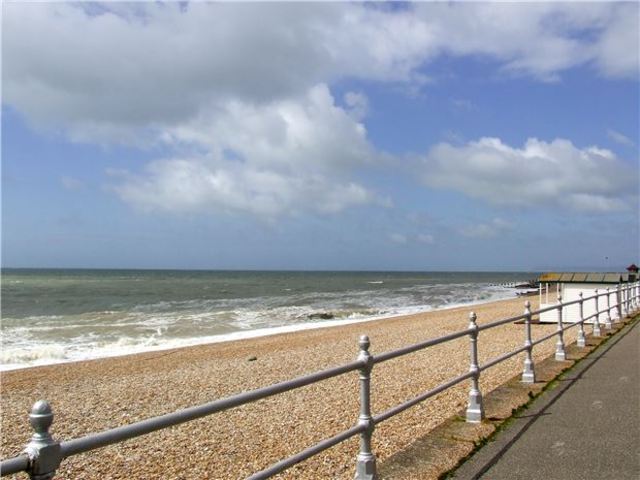  Image of 2 bedroom Flat for sale in De La Warr Parade Bexhill-on-Sea TN40 at De La Warr Parade  East Sussex, TN40 1PL