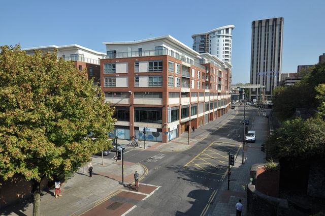  Image of 1 bedroom Flat to rent in Broad Weir Broadmead Bristol BS1 at Broad Weir  Bristol, BS1 3DJ