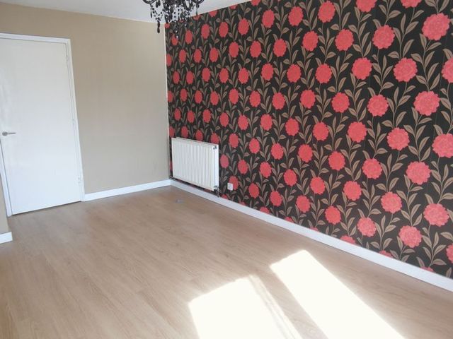  Image of 2 bedroom Flat to rent in Skipton Way Horley RH6 at Skipton Way  Horley, RH6 8LP
