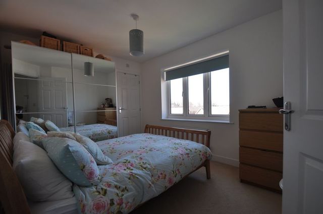  Image of 2 bedroom Flat for sale in Hornchurch Square Farnborough GU14 at Hornchurch Square  Farnborough, GU14 6FW