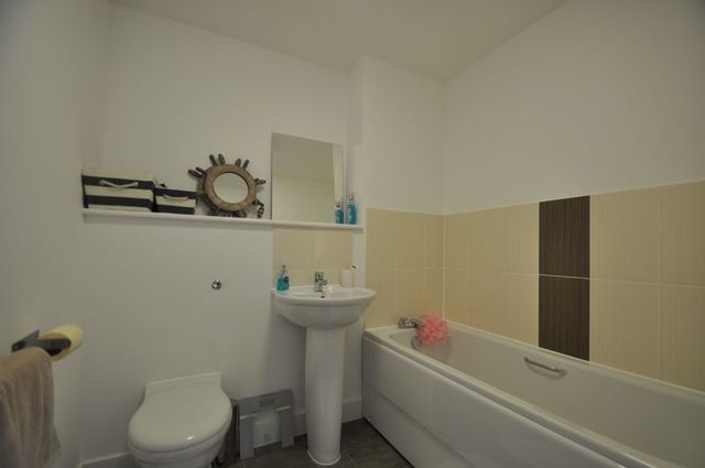  Image of 2 bedroom Flat for sale in Hornchurch Square Farnborough GU14 at Hornchurch Square  Farnborough, GU14 6FW