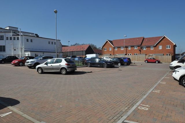  Image of 2 bedroom Flat for sale in Hornchurch Square Farnborough GU14 at Hornchurch Square  Farnborough, GU14 6FW