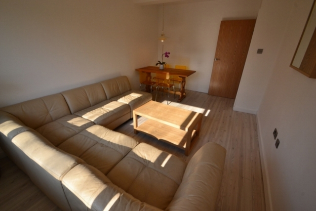  Image of 3 bedroom Apartment to rent in Hunmanby Avenue Hulme Manchester M15 at HUNMANBY AVENUE HULME M15 5FE MANCHESTER, M15 5FE