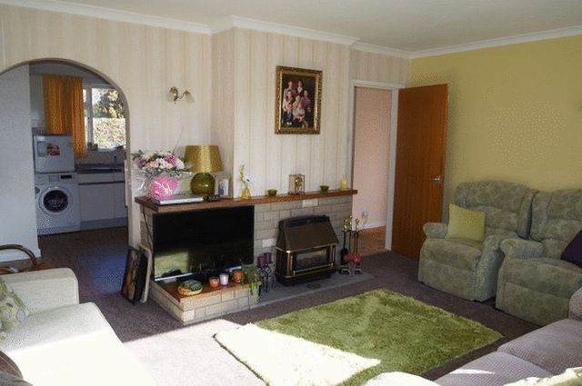 Image of 3 bedroom Detached house for sale in Hunters Lane Tattershall Lincoln LN4 at Hunters Lane  TATTERSHALL, LN4 4PB