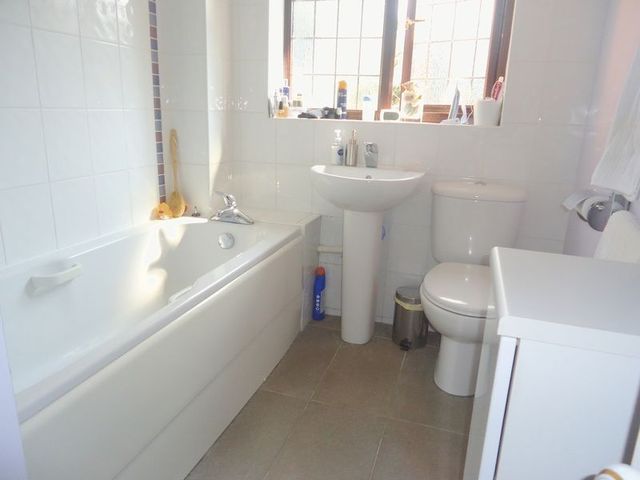  Image of 2 bedroom Detached house for sale in Hunters Oak Hemel Hempstead HP2 at Hunters Oak  Hemel Hempstead, HP2 7SN