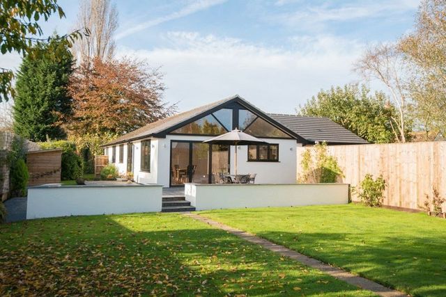  Image of 3 bedroom Detached house to rent in Worminghall Road Ickford Aylesbury HP18 at Worminghall Road Ickford Aylesbury, HP18 9JD