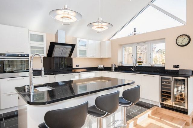  Image of 3 bedroom Detached house to rent in Worminghall Road Ickford Aylesbury HP18 at Worminghall Road Ickford Aylesbury, HP18 9JD