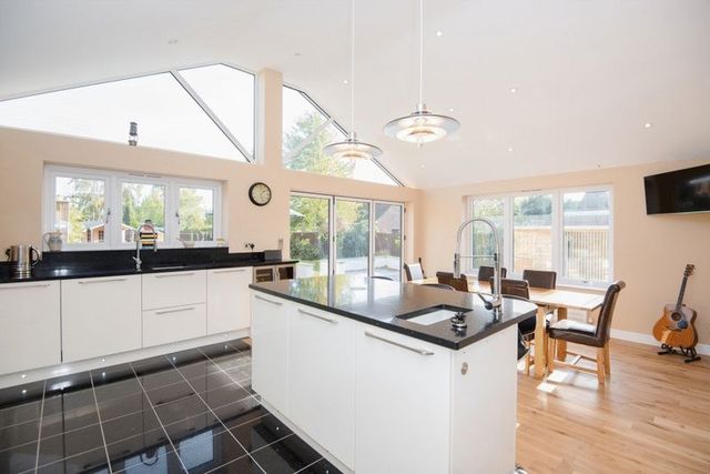  Image of 3 bedroom Detached house to rent in Worminghall Road Ickford Aylesbury HP18 at Worminghall Road Ickford Aylesbury, HP18 9JD