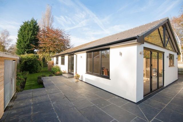  Image of 3 bedroom Detached house to rent in Worminghall Road Ickford Aylesbury HP18 at Worminghall Road Ickford Aylesbury, HP18 9JD