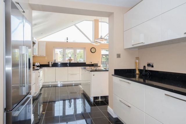  Image of 3 bedroom Detached house to rent in Worminghall Road Ickford Aylesbury HP18 at Worminghall Road Ickford Aylesbury, HP18 9JD