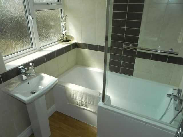  Image of 3 bedroom Semi-Detached house to rent in Jackson Crescent Stourport-on-Severn DY13 at Jackson Crescent  Stourport-On-Severn, DY13 0EW