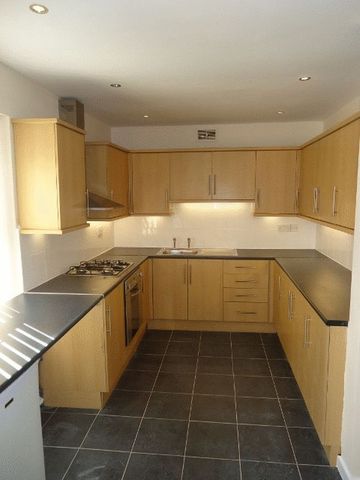  Image of 3 bedroom Terraced house to rent in James Street Garston Liverpool L19 at James Street Garston Liverpool, L19 2LS