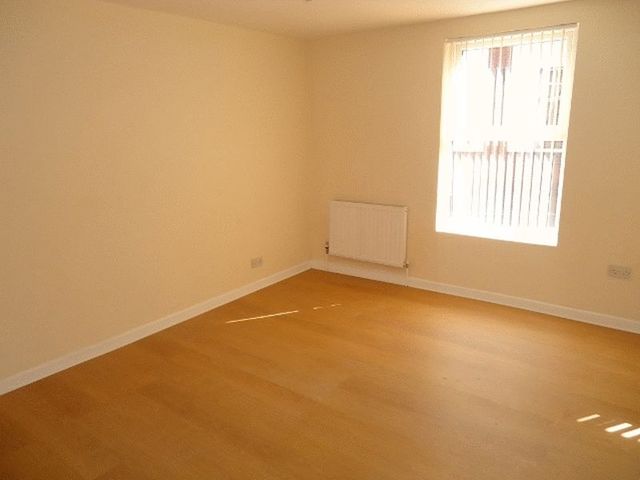  Image of 3 bedroom Terraced house to rent in James Street Garston Liverpool L19 at James Street Garston Liverpool, L19 2LS