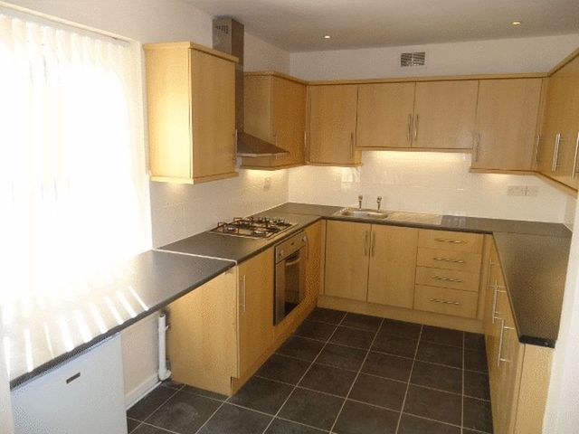  Image of 3 bedroom Terraced house to rent in James Street Garston Liverpool L19 at James Street Garston Liverpool, L19 2LS