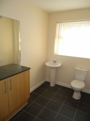  Image of 3 bedroom Terraced house to rent in James Street Garston Liverpool L19 at James Street Garston Liverpool, L19 2LS