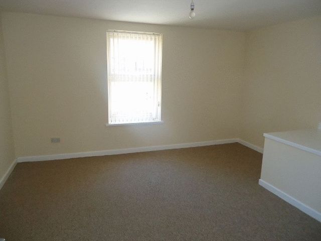  Image of 3 bedroom Terraced house to rent in James Street Garston Liverpool L19 at James Street Garston Liverpool, L19 2LS