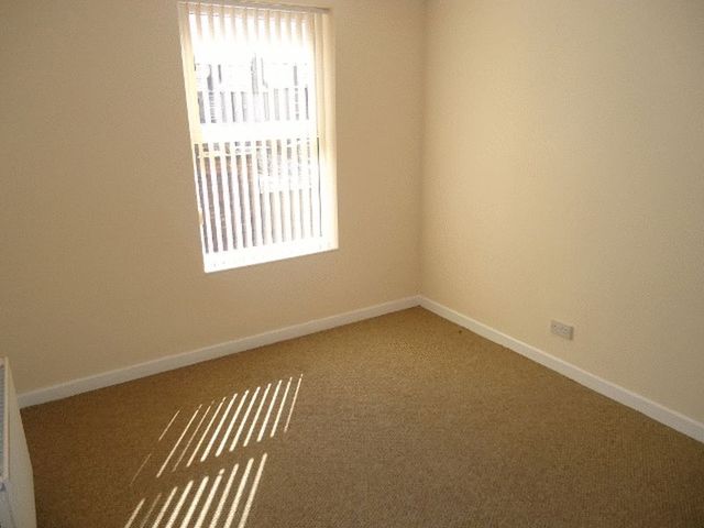  Image of 3 bedroom Terraced house to rent in James Street Garston Liverpool L19 at James Street Garston Liverpool, L19 2LS