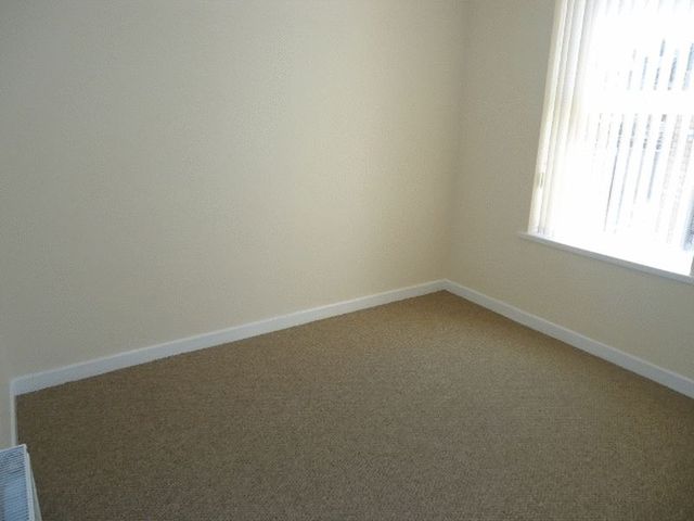  Image of 3 bedroom Terraced house to rent in James Street Garston Liverpool L19 at James Street Garston Liverpool, L19 2LS